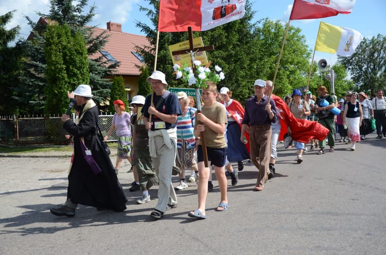 Trasa XVI Ogólnopolskiej Pieszej Pielgrzymki "RODZIN" z Warszawy do Gietrzwałdu w dniach 19.08.2025 do 27.08.2025r